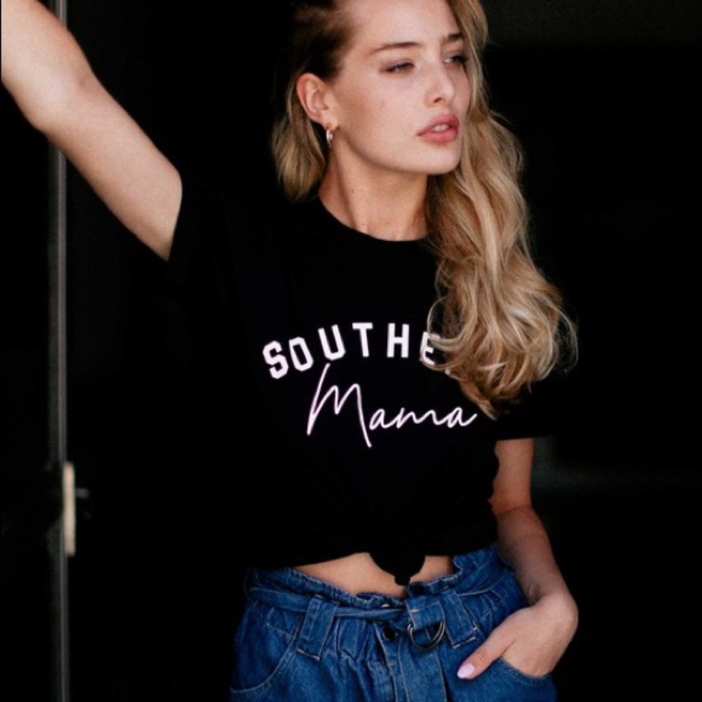 SOUTHERN MAMA GRAPHIC TEE-BLACK - Picture 2 of 5